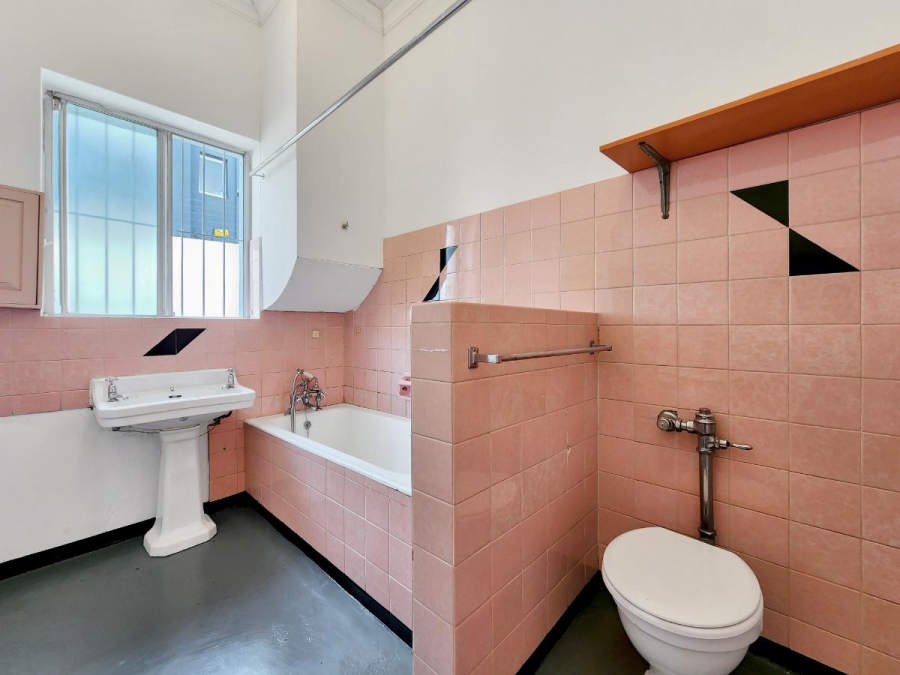 To Let 4 Bedroom Property for Rent in Sea Point Western Cape